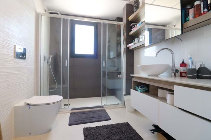 Image No.13-4 Bed Semi-Detached for sale