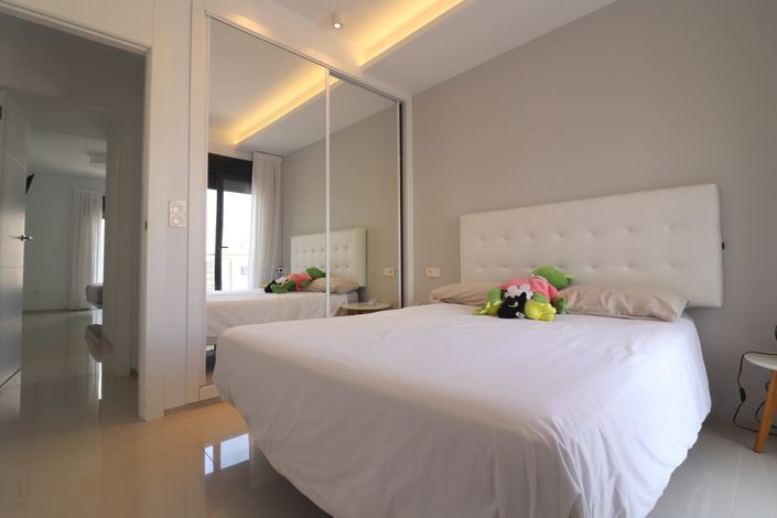 Image No.16-4 Bed Semi-Detached for sale