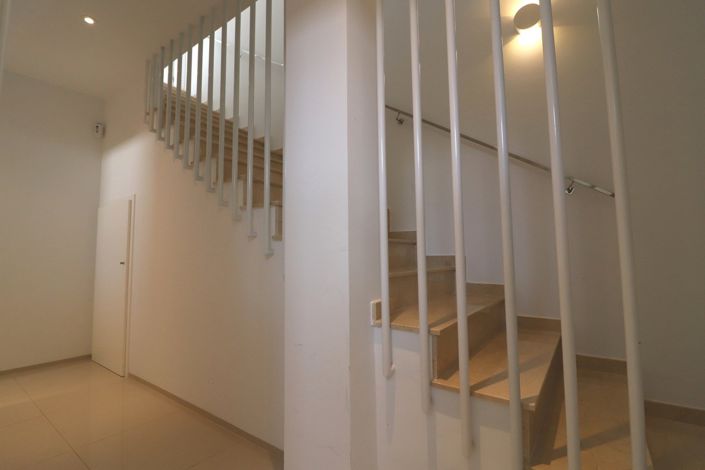 Image No.17-4 Bed Semi-Detached for sale