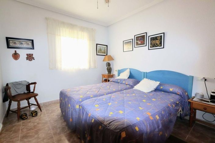 Image No.10-3 Bed Townhouse for sale