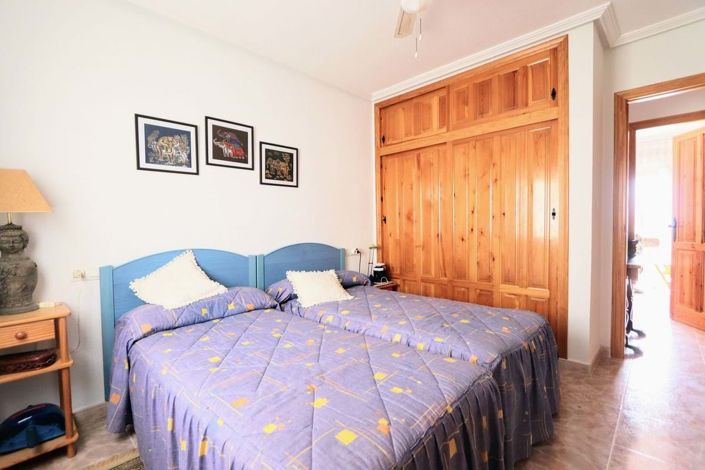 Image No.11-3 Bed Townhouse for sale