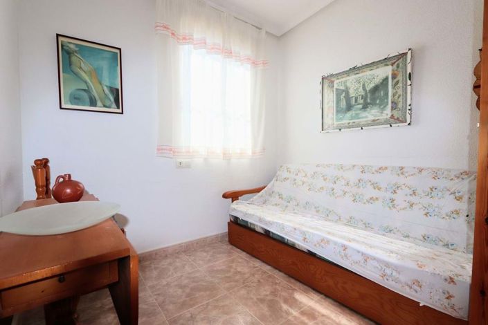 Image No.12-3 Bed Townhouse for sale