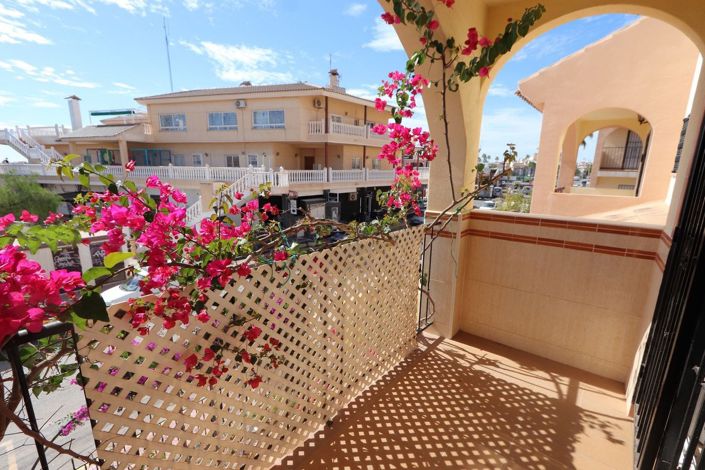 Image No.14-3 Bed Townhouse for sale