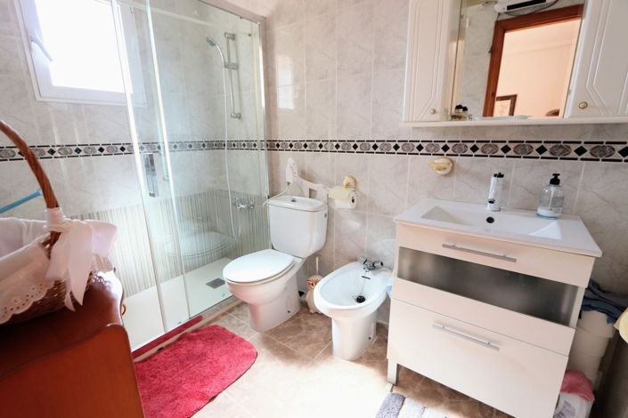 Image No.15-3 Bed Townhouse for sale