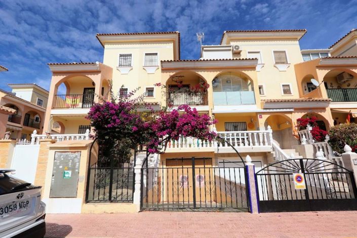 Image No.26-3 Bed Townhouse for sale