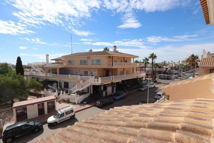 Image No.29-3 Bed Townhouse for sale