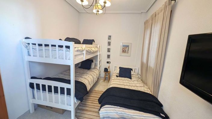 Image No.11-3 Bed Townhouse for sale