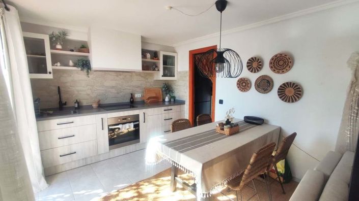 Image No.18-3 Bed Townhouse for sale