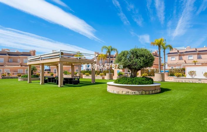 Image No.32-3 Bed Townhouse for sale