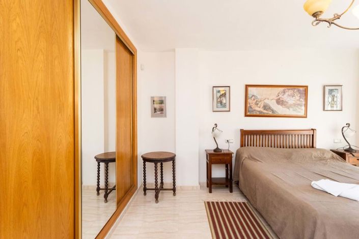 Image No.17-3 Bed Townhouse for sale