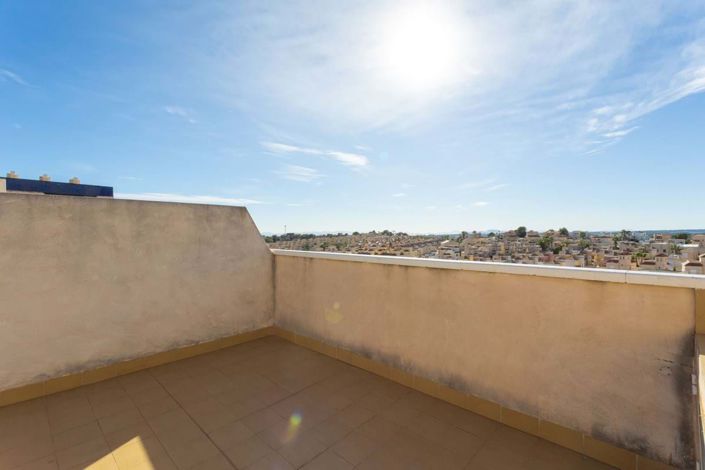 Image No.23-3 Bed Townhouse for sale