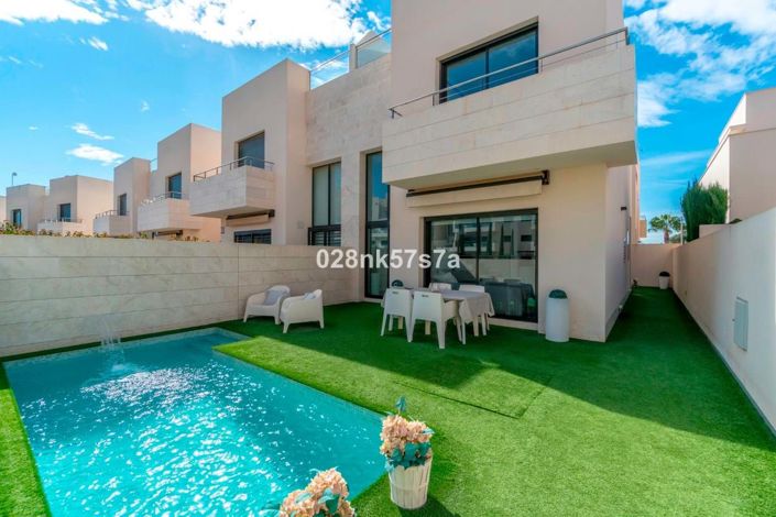 Image No.1-Villa de 3 chambres à vendre à Orihuela Costa