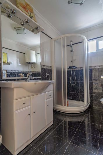 Image No.12-3 Bed Townhouse for sale