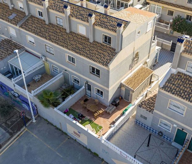 Image No.15-3 Bed Townhouse for sale