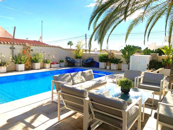 Image No.50-5 Bed Villa for sale