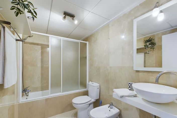 Image No.20-3 Bed Apartment for sale