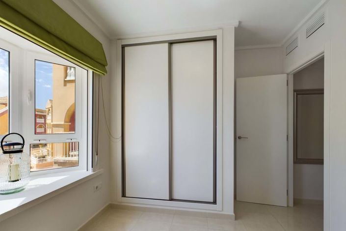 Image No.24-3 Bed Apartment for sale