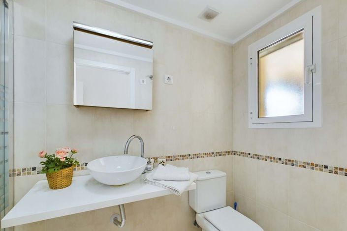 Image No.27-3 Bed Apartment for sale