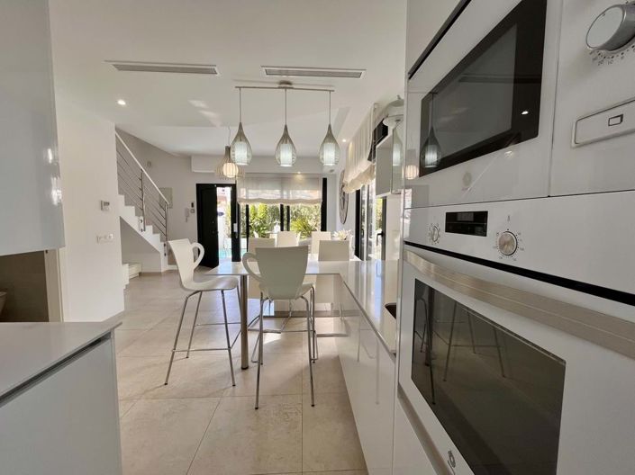 Image No.17-3 Bed Townhouse for sale