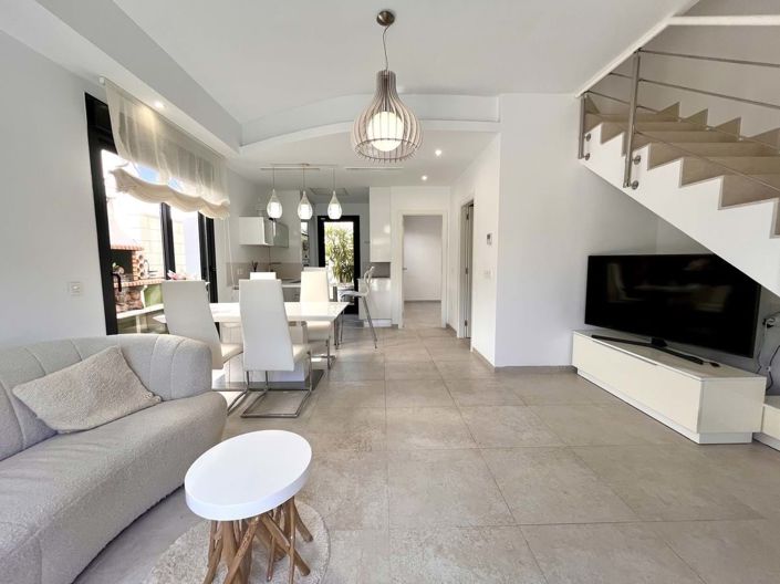 Image No.4-3 Bed Townhouse for sale