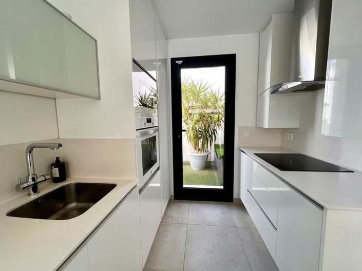 Image No.6-3 Bed Townhouse for sale