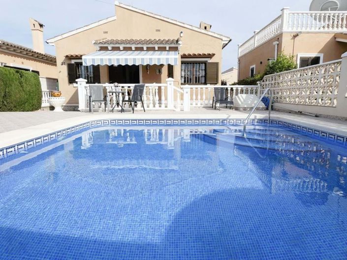 Image No.1-Villa de 2 chambres à vendre à Orihuela Costa