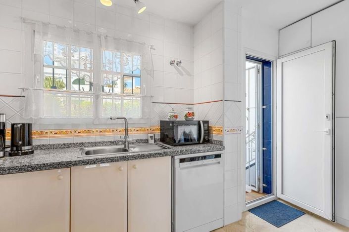 Image No.10-2 Bed Townhouse for sale