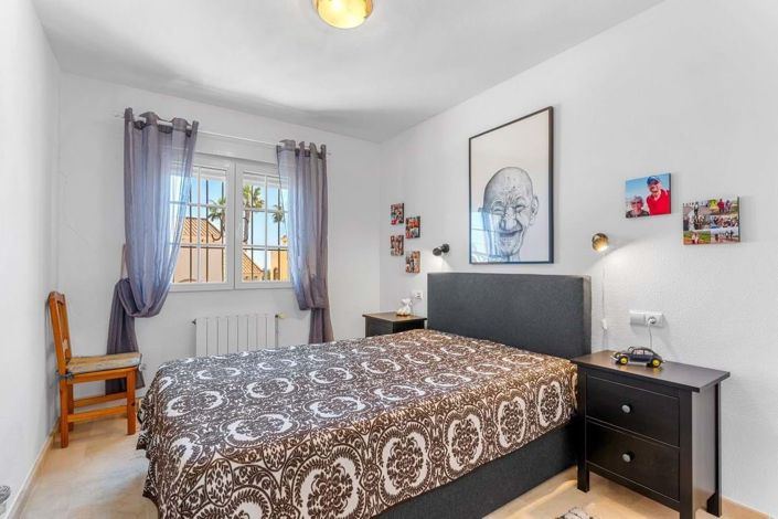 Image No.11-2 Bed Townhouse for sale