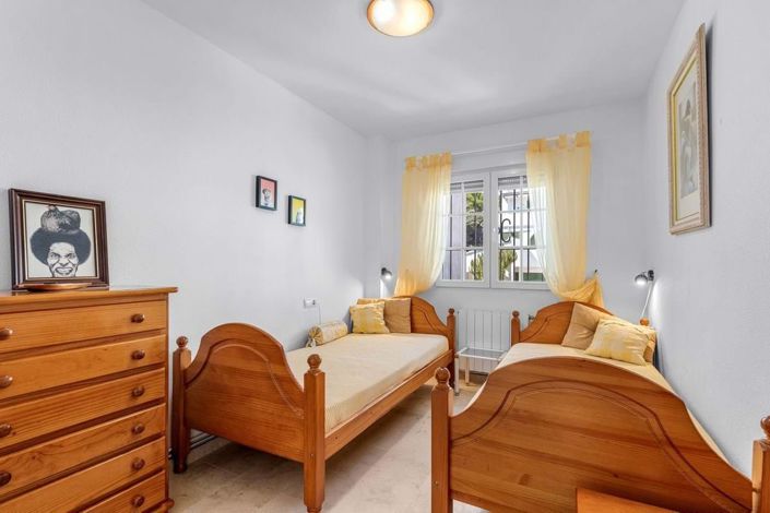 Image No.13-2 Bed Townhouse for sale