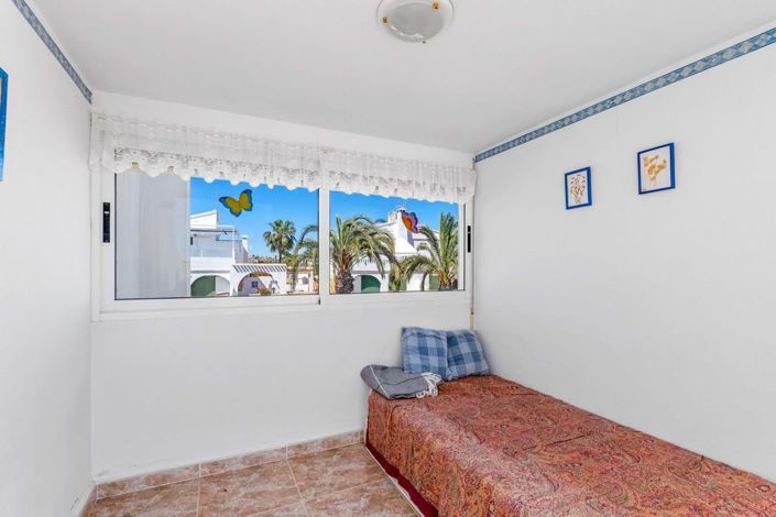 Image No.18-2 Bed Townhouse for sale