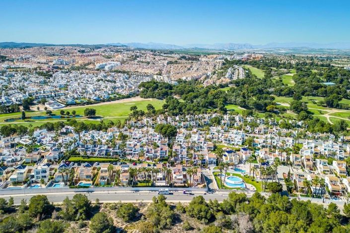 Image No.37-2 Bed Townhouse for sale