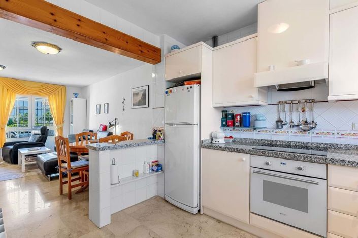 Image No.8-2 Bed Townhouse for sale