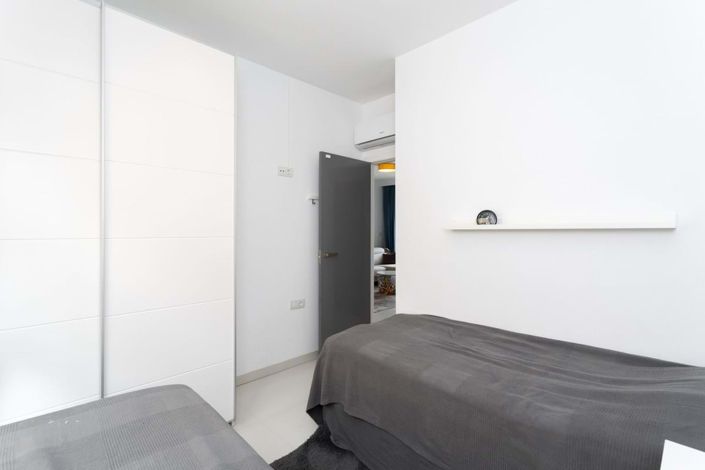 Image No.18-2 Bed Apartment for sale