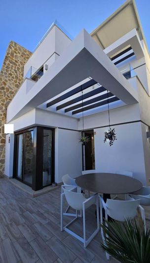 Image No.2-3 Bed Semi-Detached for sale