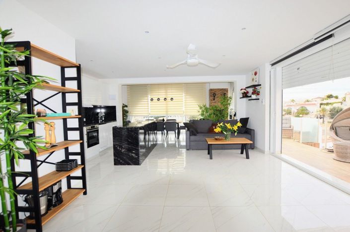 Image No.5-5 Bed Villa for sale