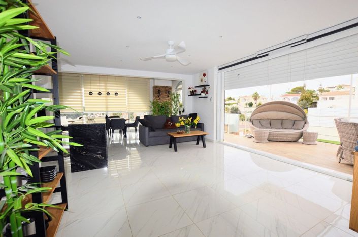 Image No.8-5 Bed Villa for sale