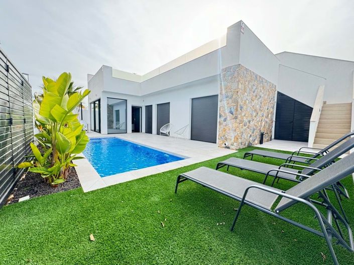 Image No.1-3 Bed Villa for sale