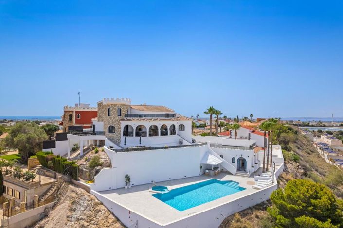 Image No.1-6 Bed Villa for sale