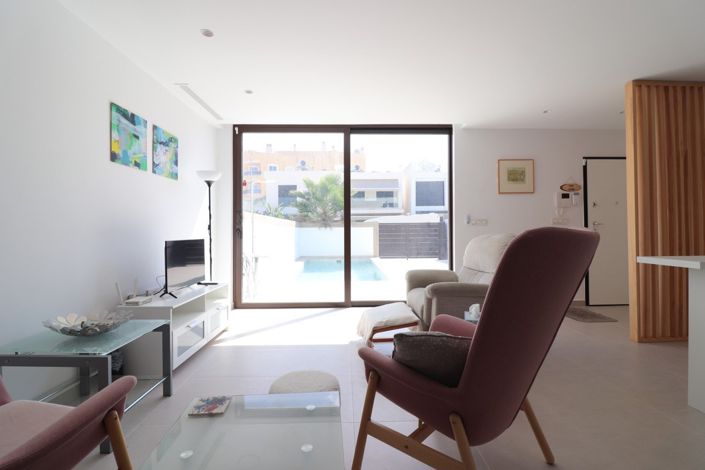 Image No.10-3 Bed Townhouse for sale