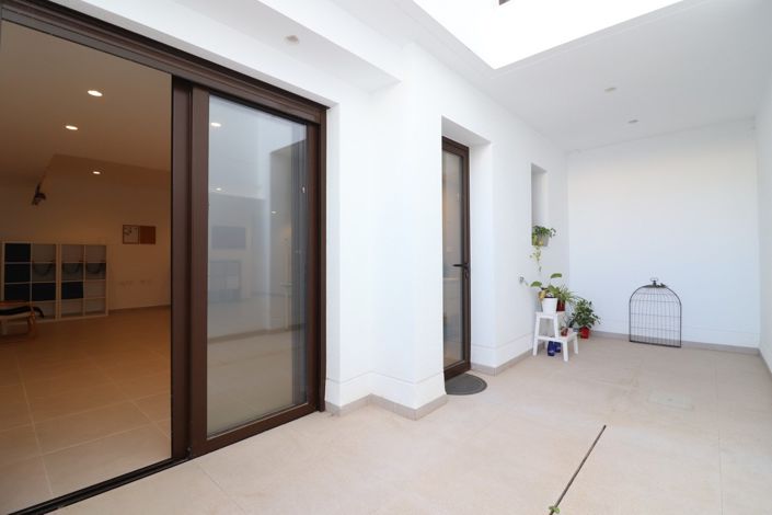 Image No.23-3 Bed Townhouse for sale