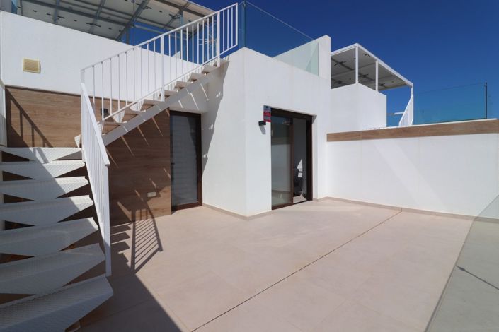 Image No.24-3 Bed Townhouse for sale