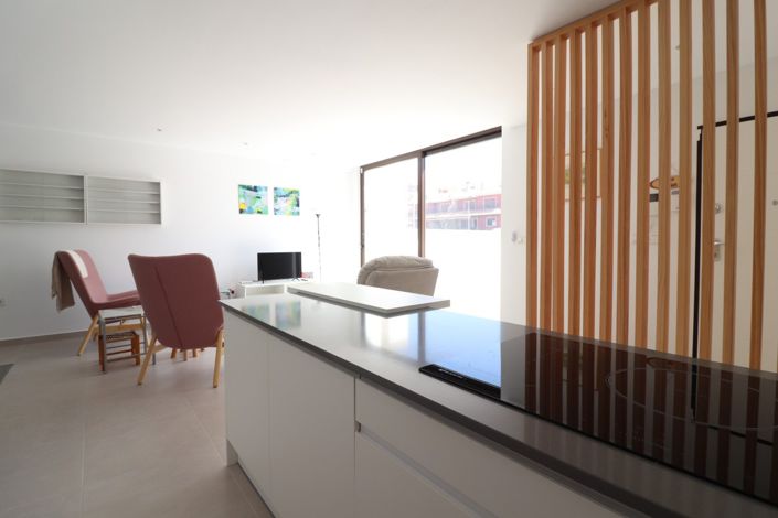 Image No.8-3 Bed Townhouse for sale