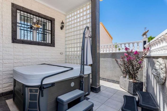 Image No.10-4 Bed Villa for sale