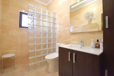 1447-534338-78d1f4f8b6655591b02d22fabb36a692d