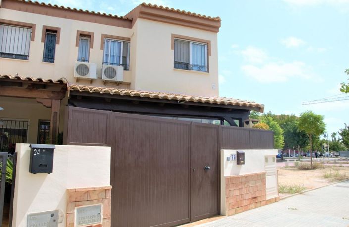 Image No.1-3 Bed Townhouse for sale