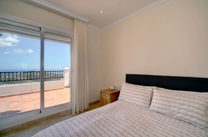 Image No.21-2 Bed Apartment for sale