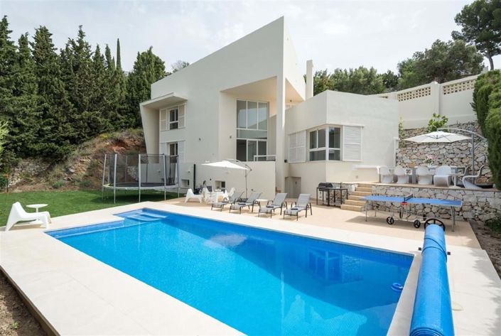 Image No.1-4 Bed Villa for sale