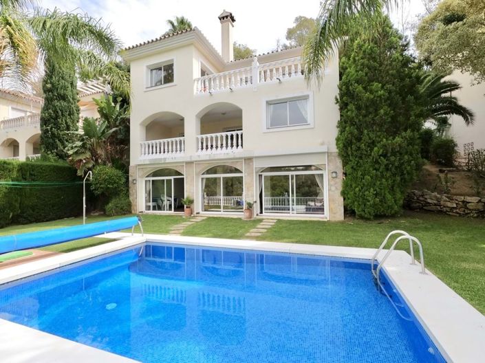 Image No.1-4 Bed Villa for sale
