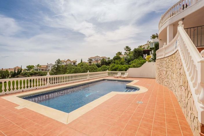 Image No.1-6 Bed Villa for sale