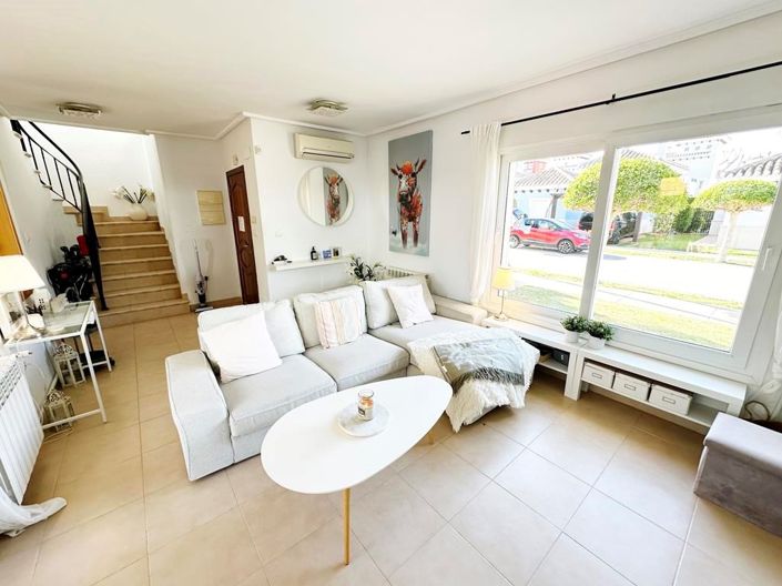 Image No.3-3 Bed Villa for sale